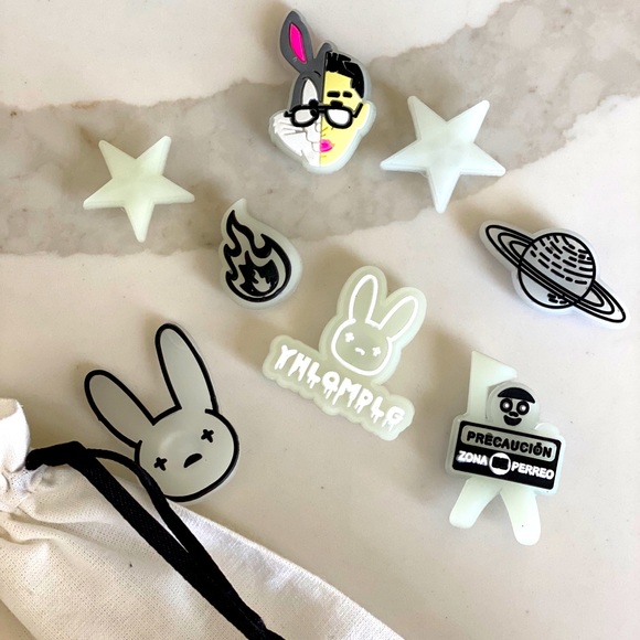 jibbitz de bad bunny